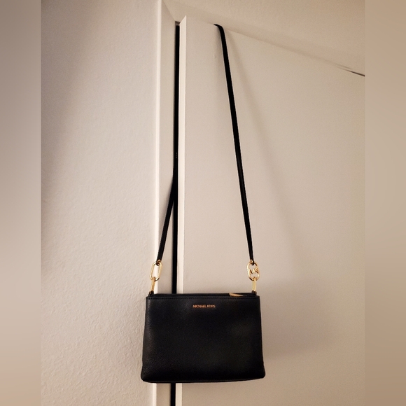 Trisha Medium Pebbled Leather Crossbody Bag - Picture 2 of 7